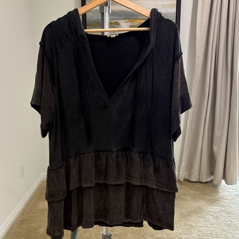 POL Classic Black Ribbed Knit Top